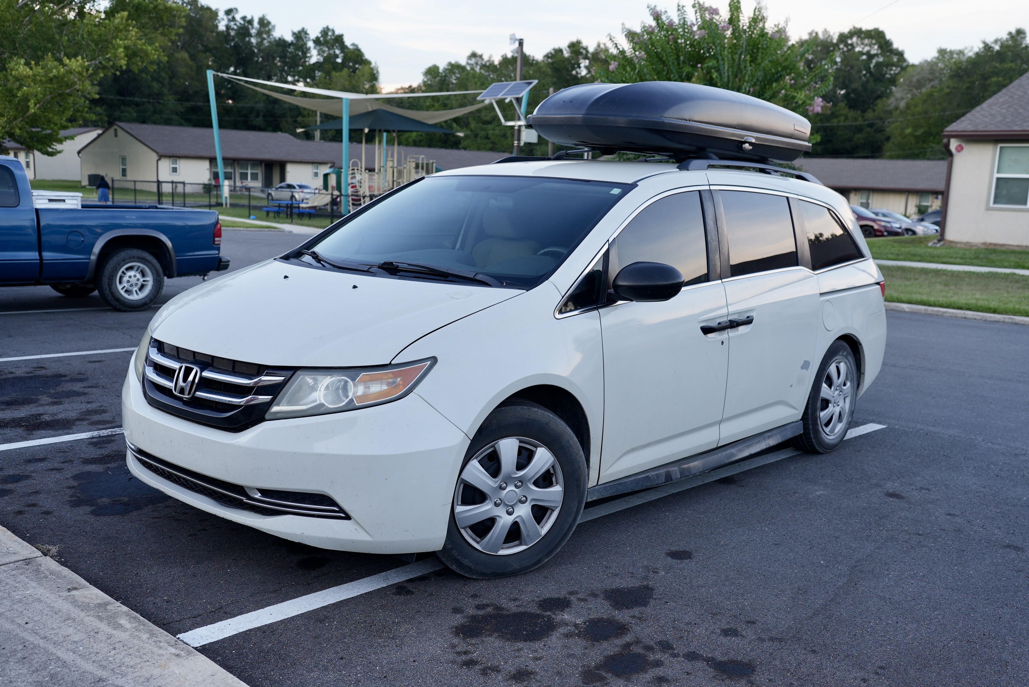Used 2015 Honda Odyssey LX image 1
