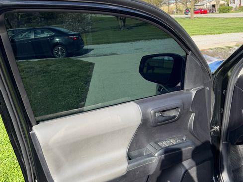 Used 2021 Toyota Tacoma SR image 12