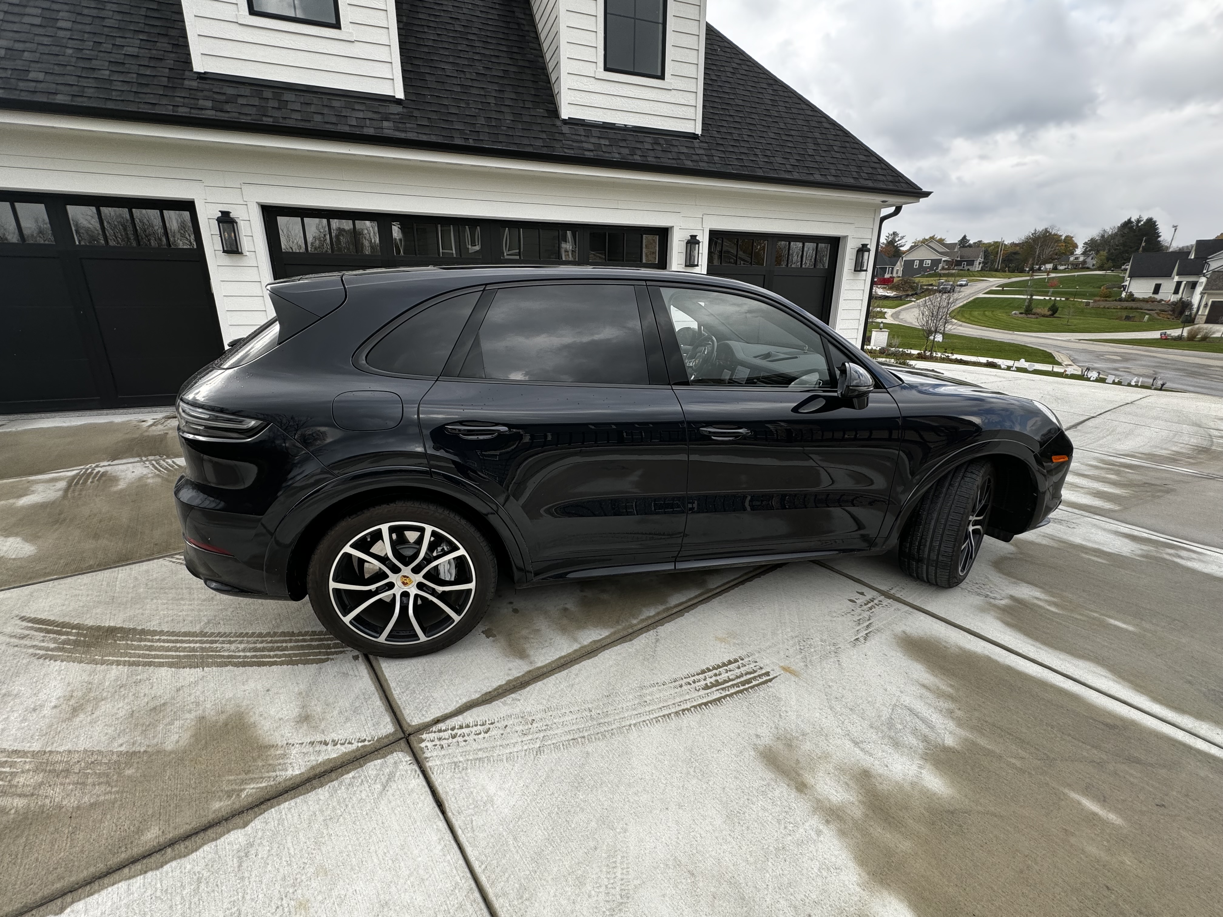 Used 2020 Porsche Cayenne Turbo AWD/4WD image 5