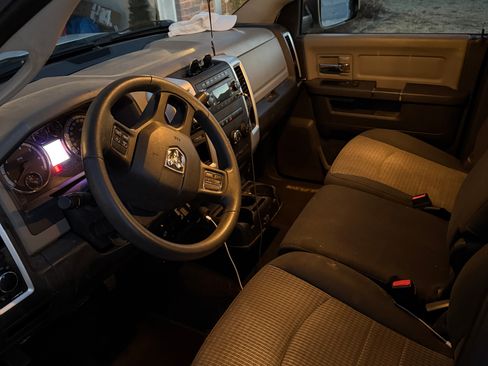 Used 2012 RAM 1500 Classic SLT image 9