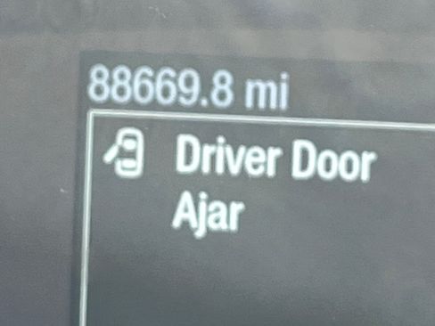 Used 2018 Ford EcoSport SE w/ SE Convenience Package image 10