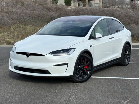 Used 2023 Tesla Model X Plaid image 6