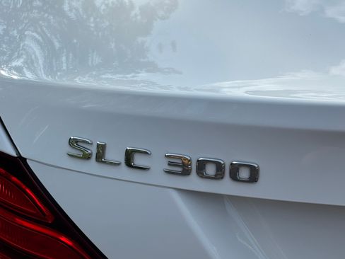 Used 2017 Mercedes-Benz SLC 300 image 25