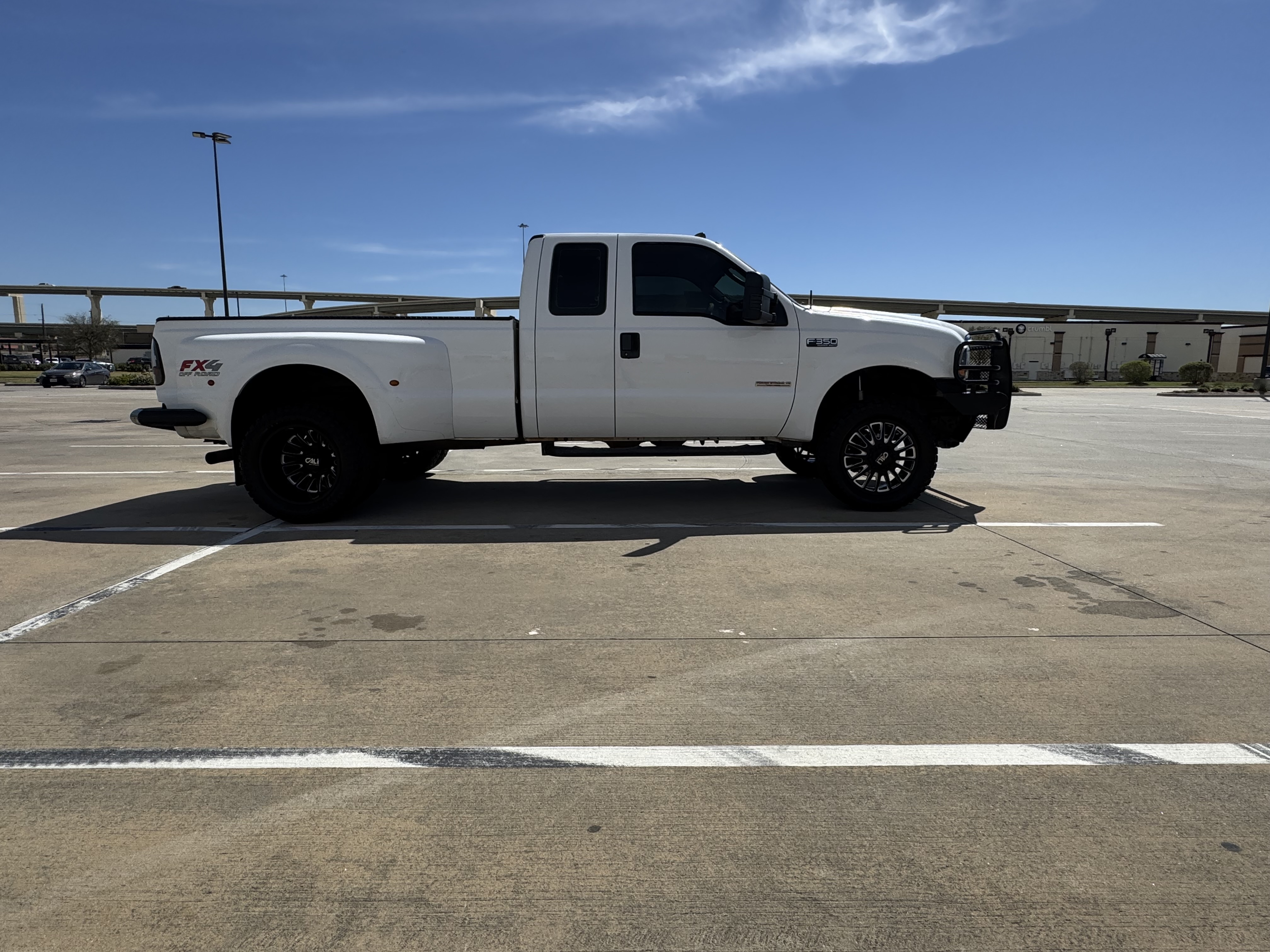 Used 2004 Ford F350 XL AWD/4WD image 2