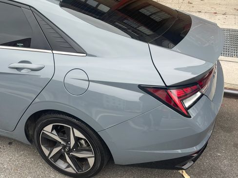 Used 2023 Hyundai Elantra Limited image 14