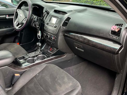 Used 2014 Kia Sorento LX AWD/4WD image 8