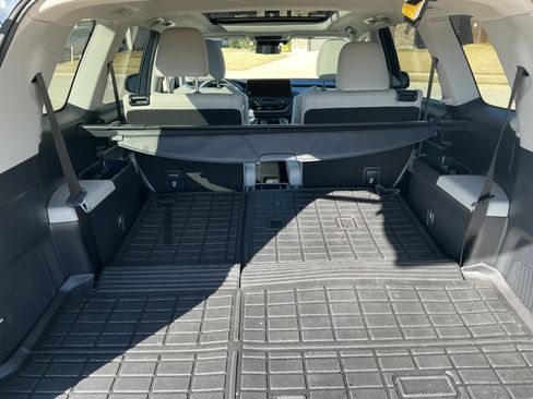 Used 2025 Toyota Grand Highlander AWD image 26