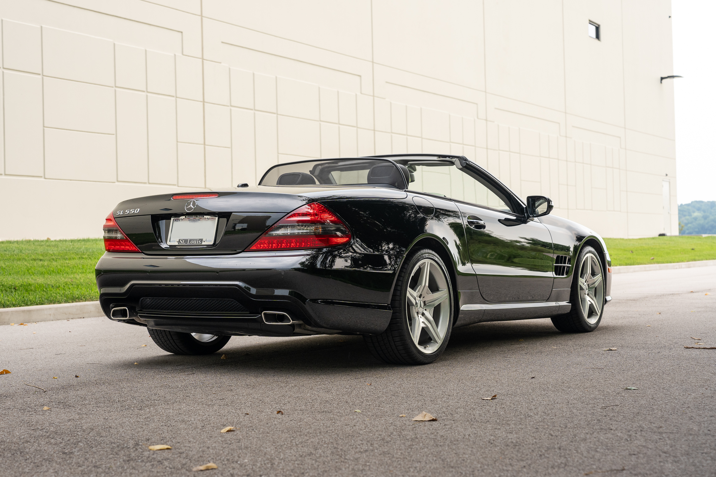 Used 2009 Mercedes-Benz SL 550 image 12