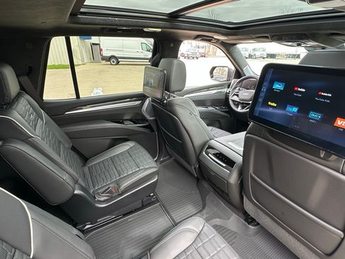 Used 2026 Cadillac Escalade V w/ LPO, ONYX Package image 13