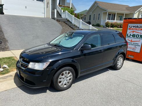 Used 2018 Dodge Journey SE w/ Popular Equipment Group image 2