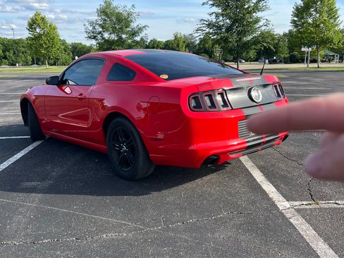 Used 2014 Ford Mustang Coupe RWD image 8