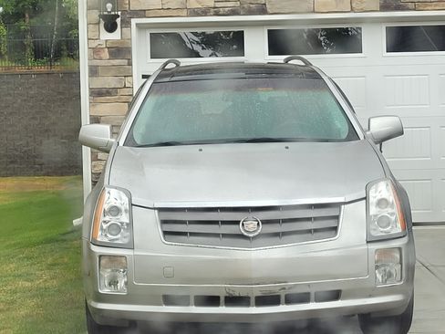 Used 2004 Cadillac SRX w/ Preferred Equipment Group image 4
