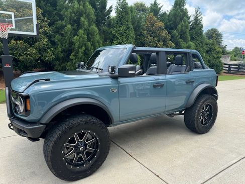 Used 2022 Ford Bronco Wildtrak image 2