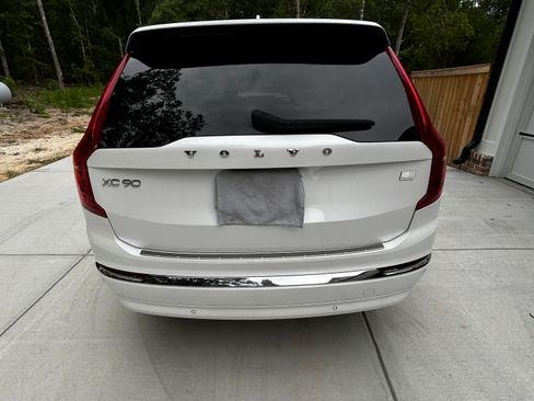 Used 2024 Volvo XC90 T8 Ultimate w/ Protection Package Premier AWD/4WD image 4