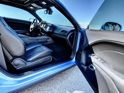 Used 2016 Dodge Challenger R/T Plus image 10