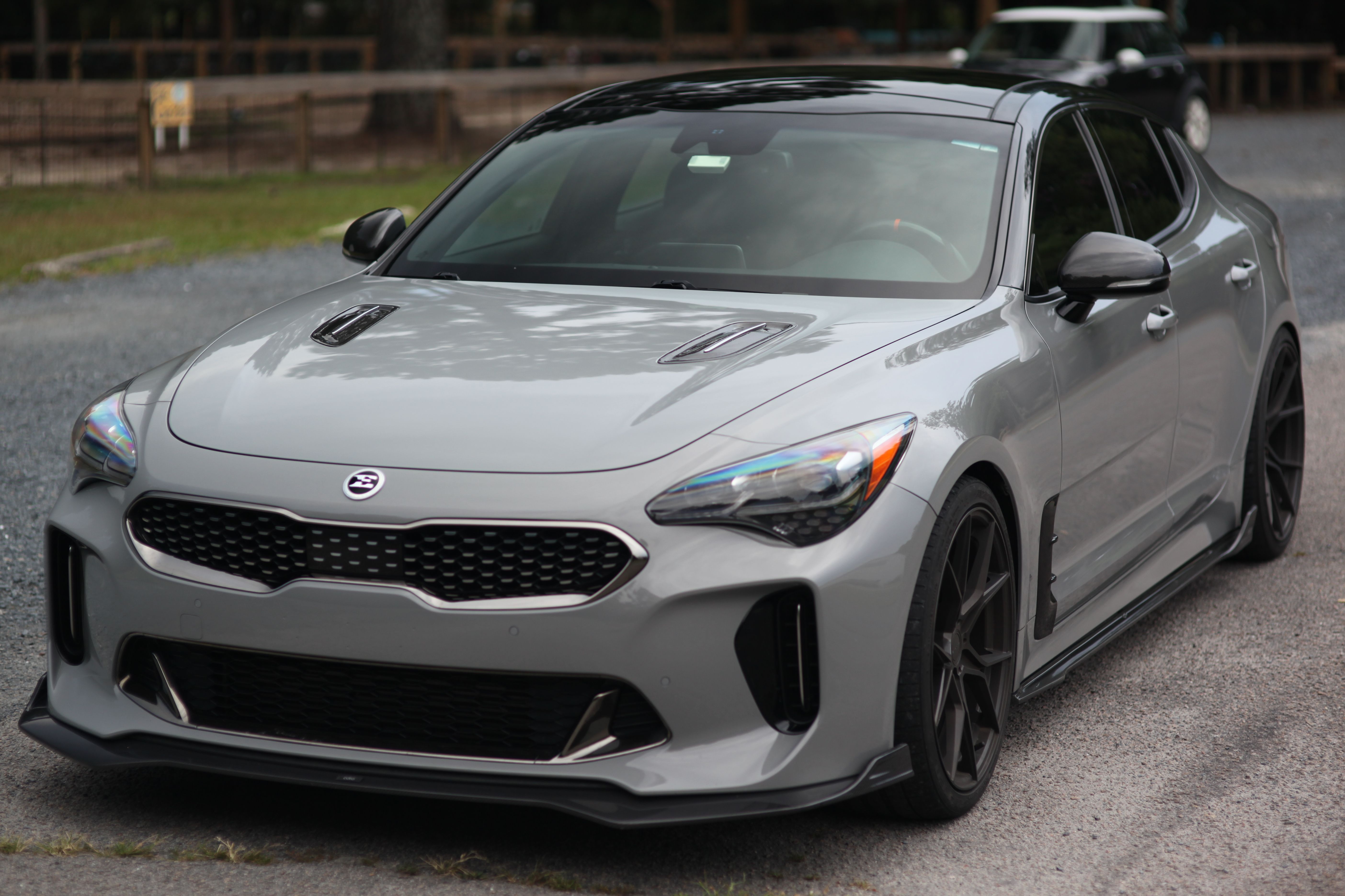 Used 2019 Kia Stinger GT1 RWD image 1