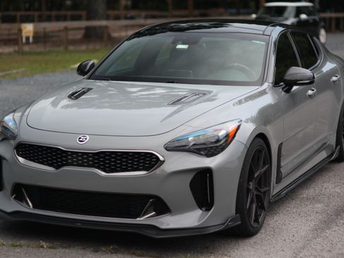 Used 2019 Kia Stinger GT1 image 1