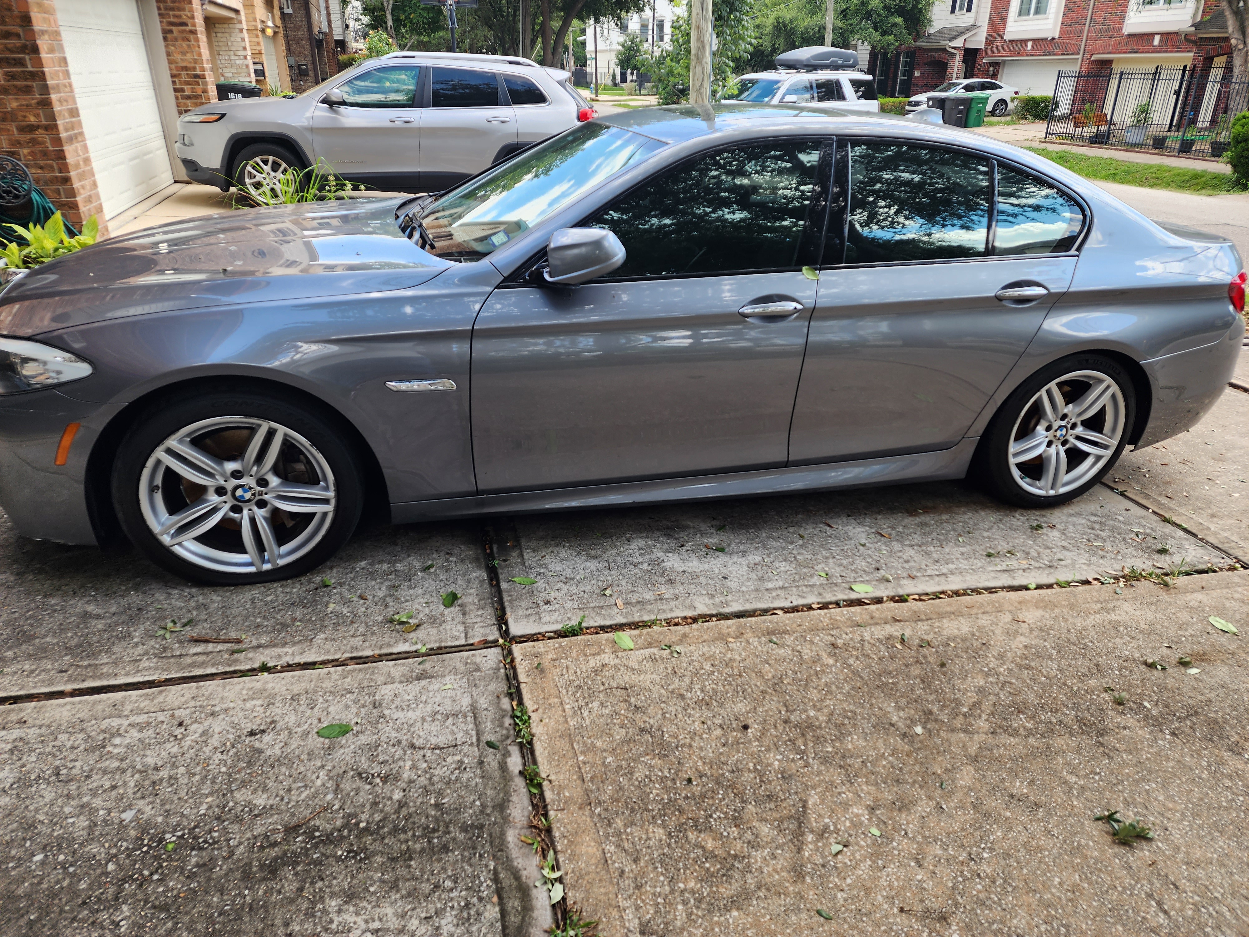 Used 2013 BMW 550i Sedan RWD image 1