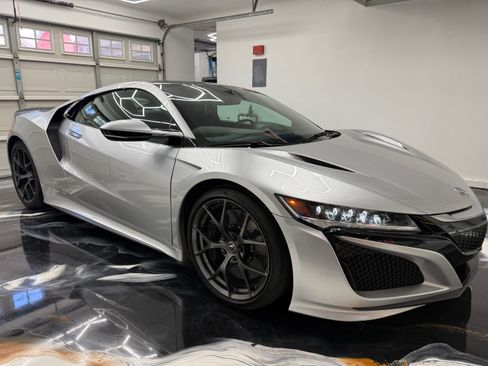 Used 2017 Acura NSX image 10