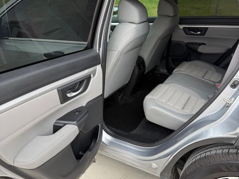 Used 2019 Honda CR-V LX image 9