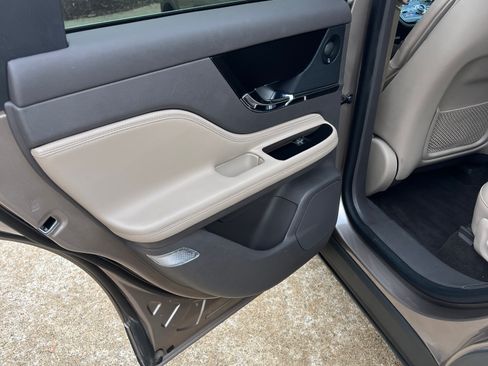 Used 2020 Lincoln Corsair Reserve w/ Equipment Group 201A image 15