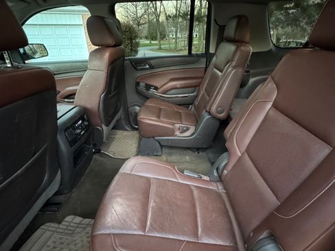 Used 2015 Chevrolet Suburban LTZ image 6