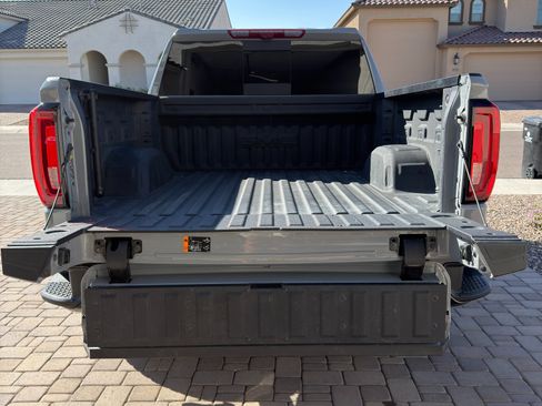 Used 2025 GMC Sierra 1500 AT4X image 17