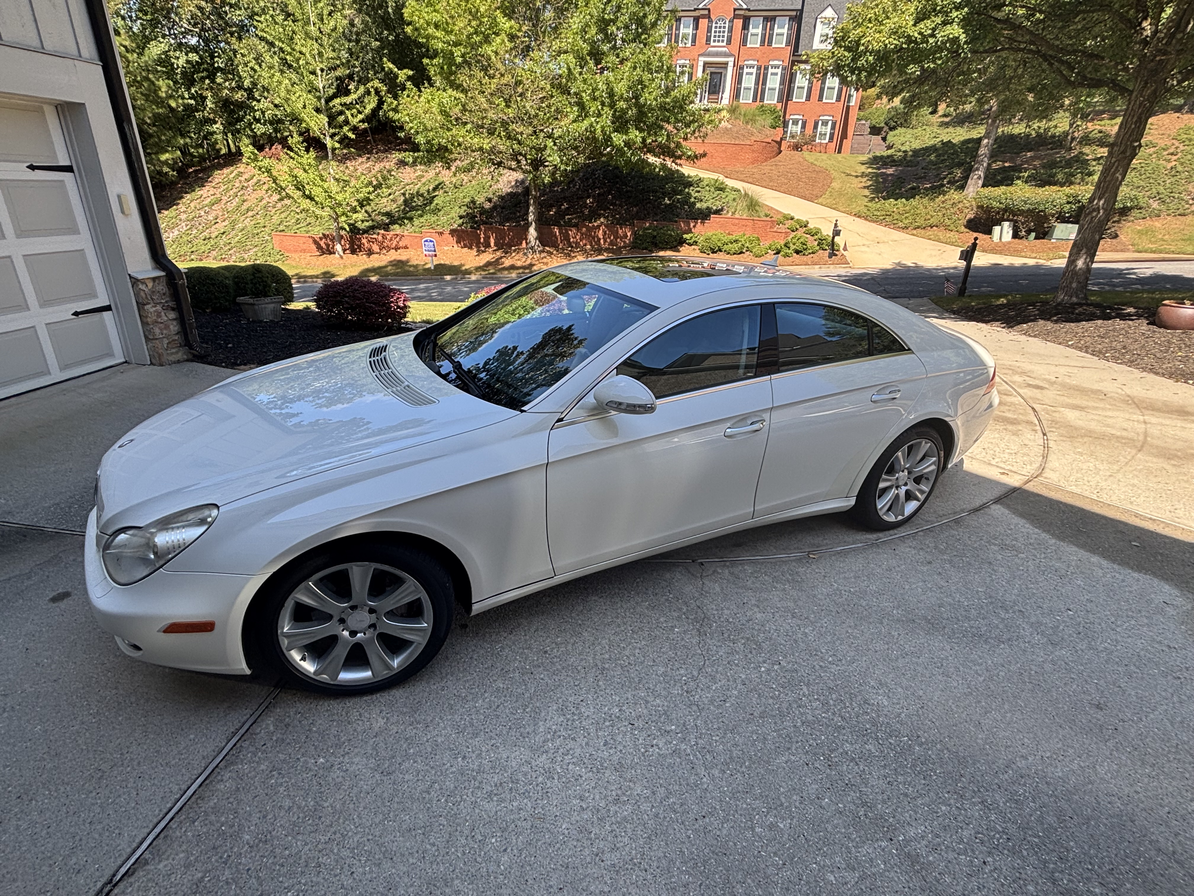Used 2008 Mercedes-Benz CLS 550 image 2