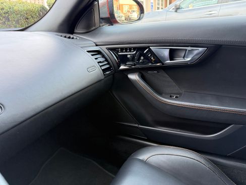 Used 2014 Jaguar F-TYPE S image 9