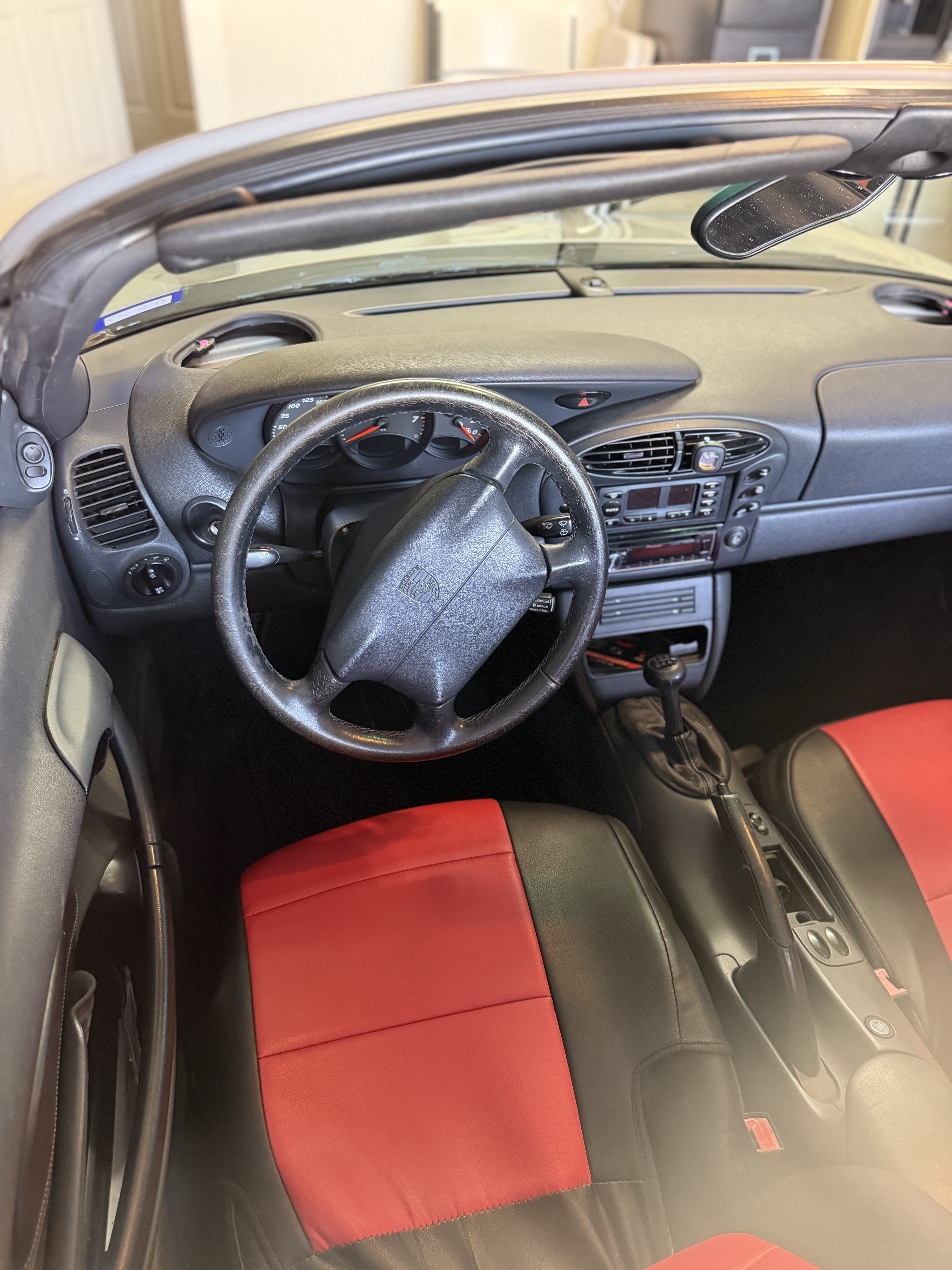 Used 1998 Porsche Boxster RWD image 4