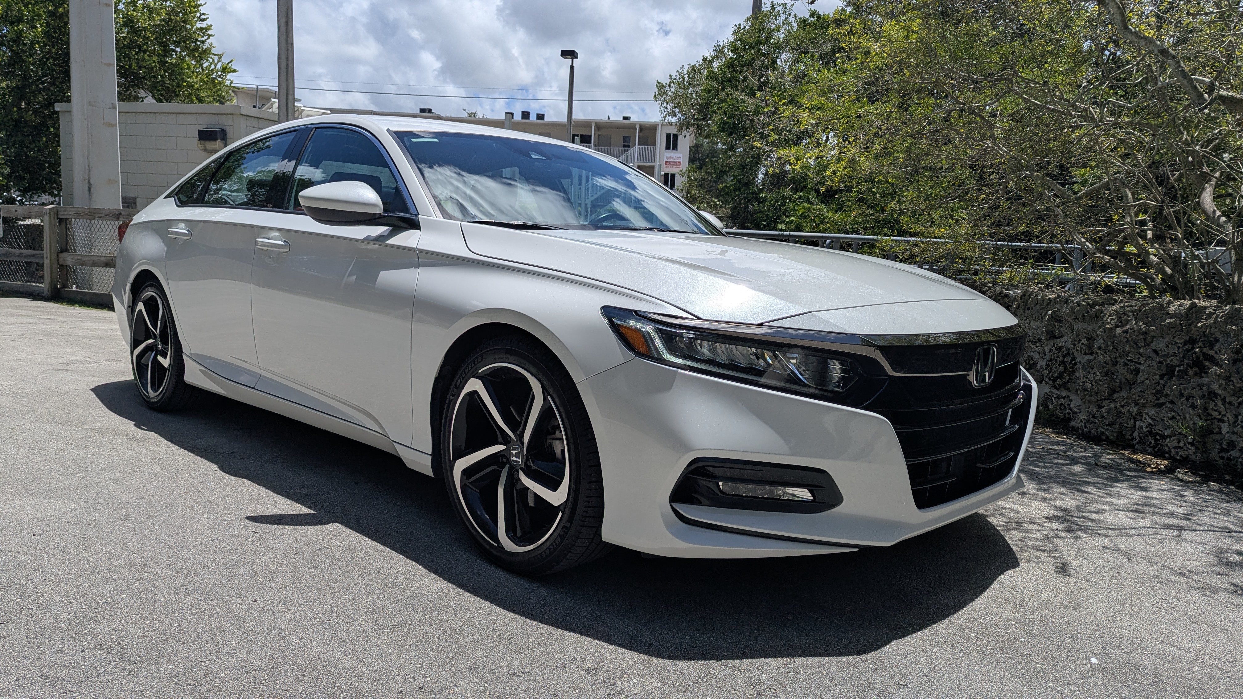 Used 2020 Honda Accord Sport image 2