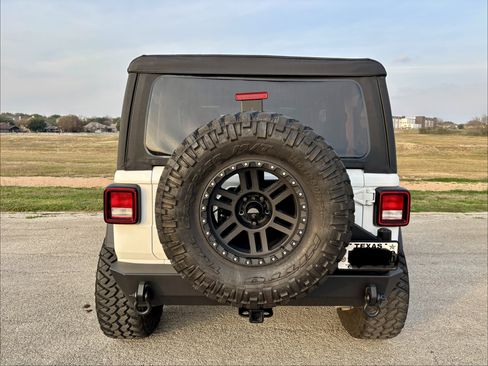 Used 2023 Jeep Wrangler Sport image 4