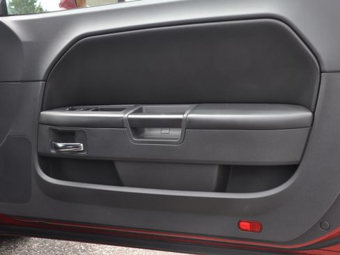 Used 2009 Dodge Challenger R/T image 13