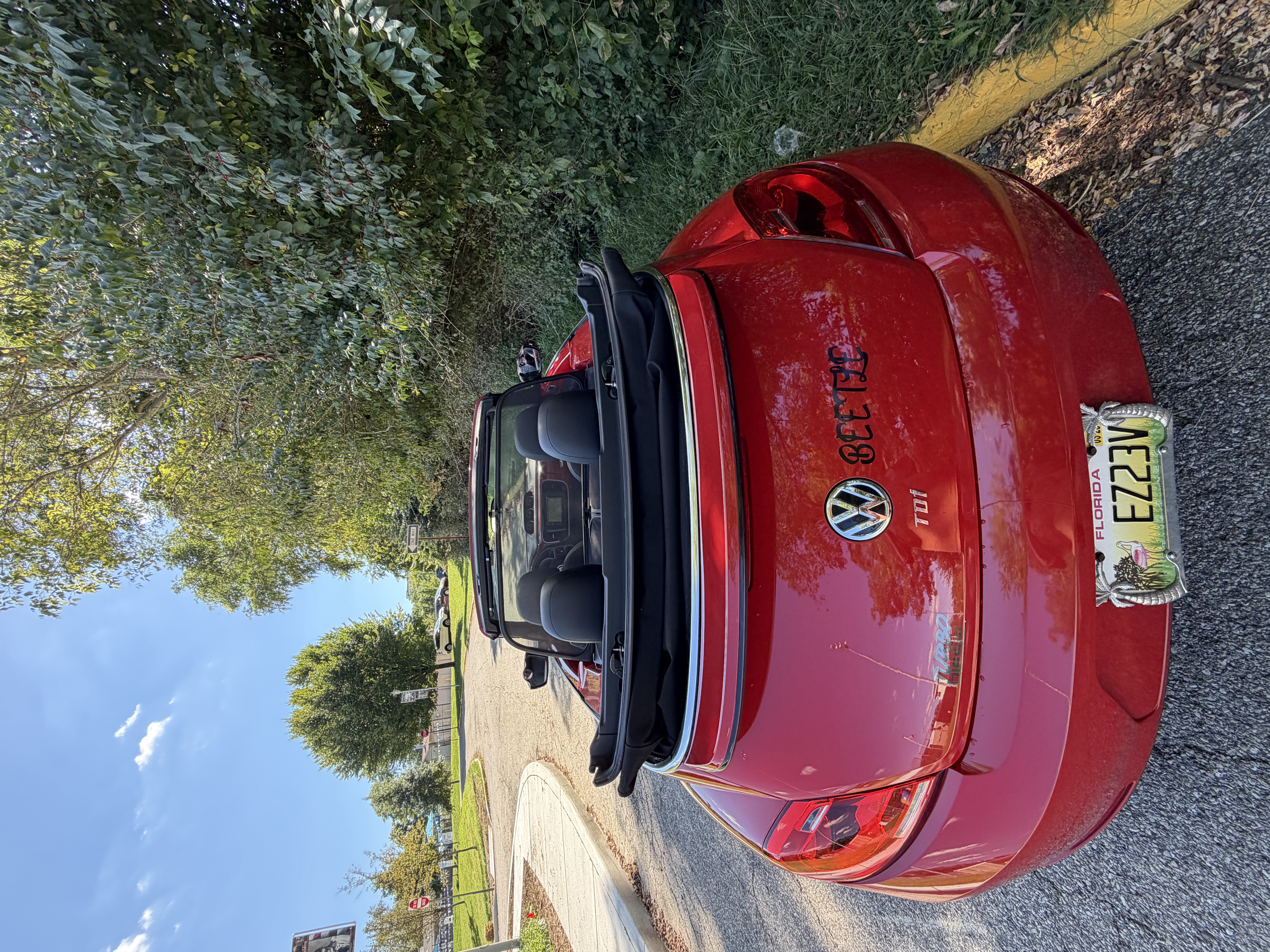 Used 2014 Volkswagen Beetle TDI FWD image 4