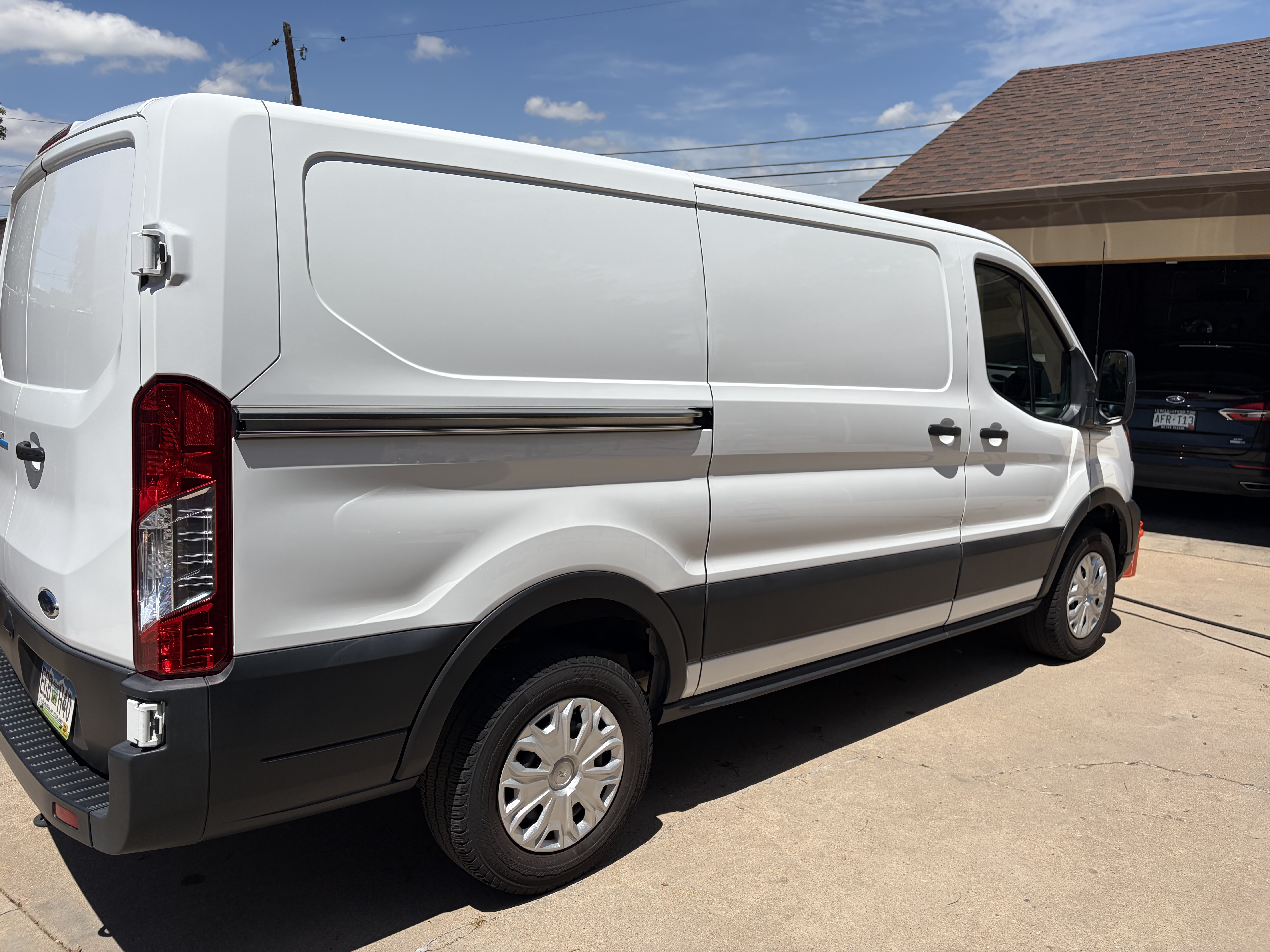 Used 2023 Ford E-Transit Low Roof RWD image 15