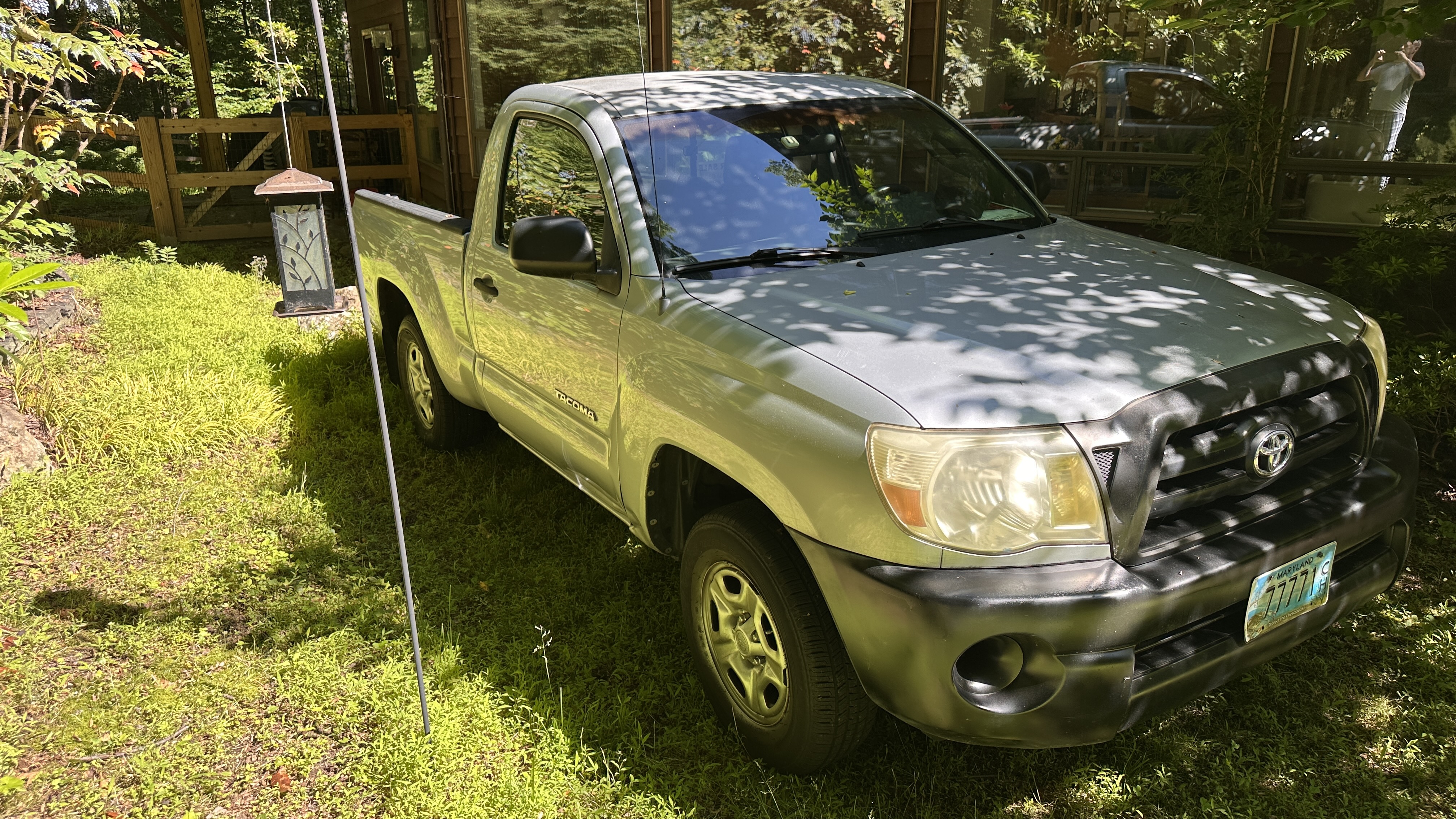 Used 2005 Toyota Tacoma 2WD Regular Cab image 1