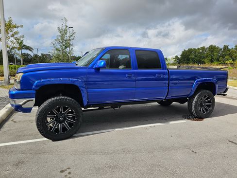 Used 2007 Chevrolet Silverado 2500 LT w/ Heavy-Duty Power Package image 4