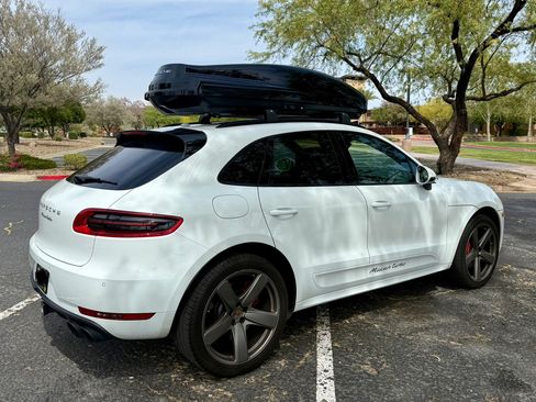 Used 2016 Porsche Macan Turbo AWD/4WD image 8