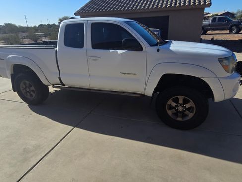 Used 2010 Toyota Tacoma 4x4 Access Cab V6 image 1