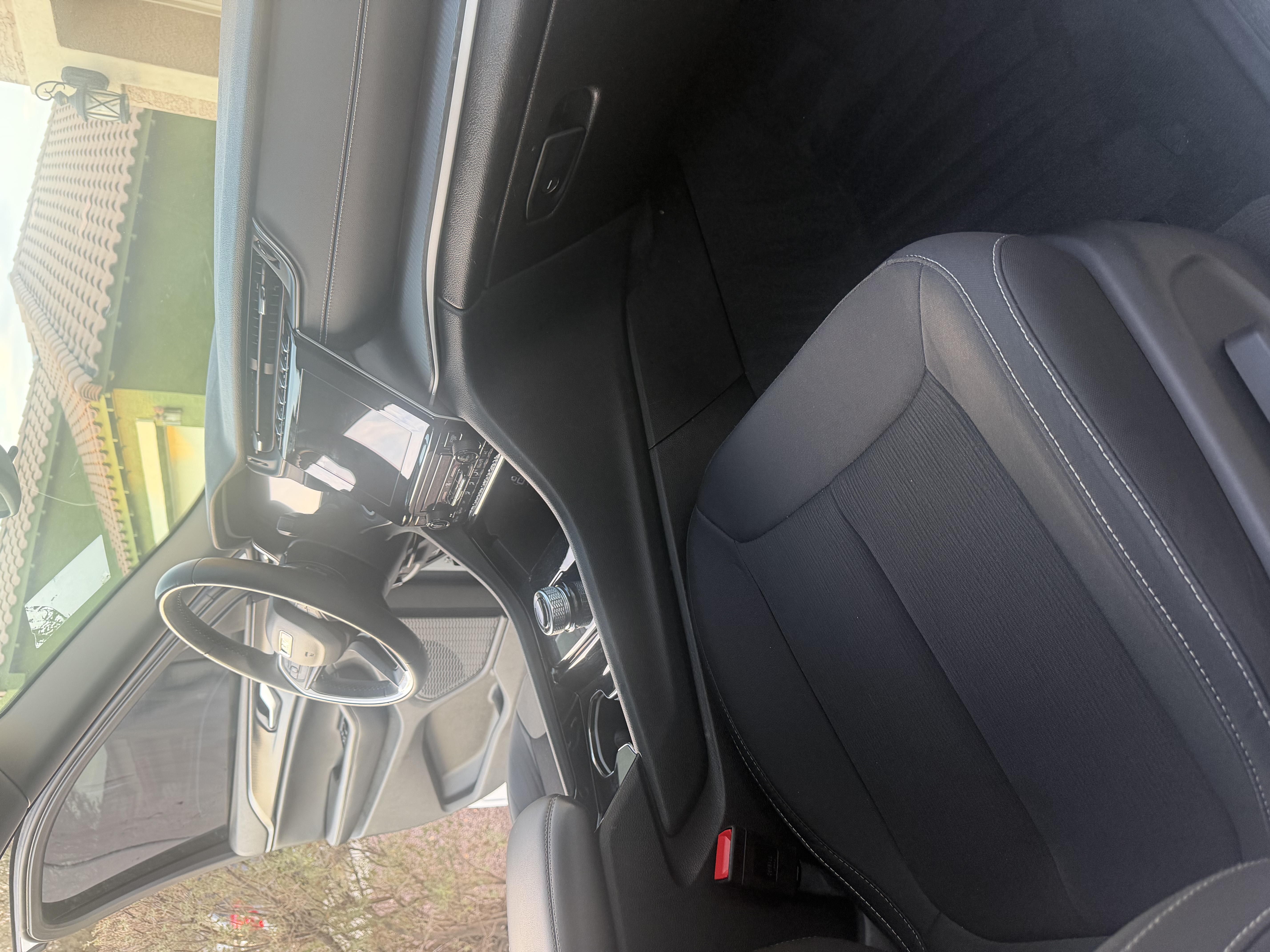 Used 2023 Jeep Grand Cherokee Laredo RWD image 10