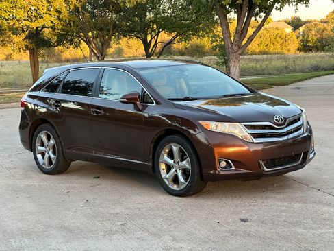 Used 2013 Toyota Venza LE image 6
