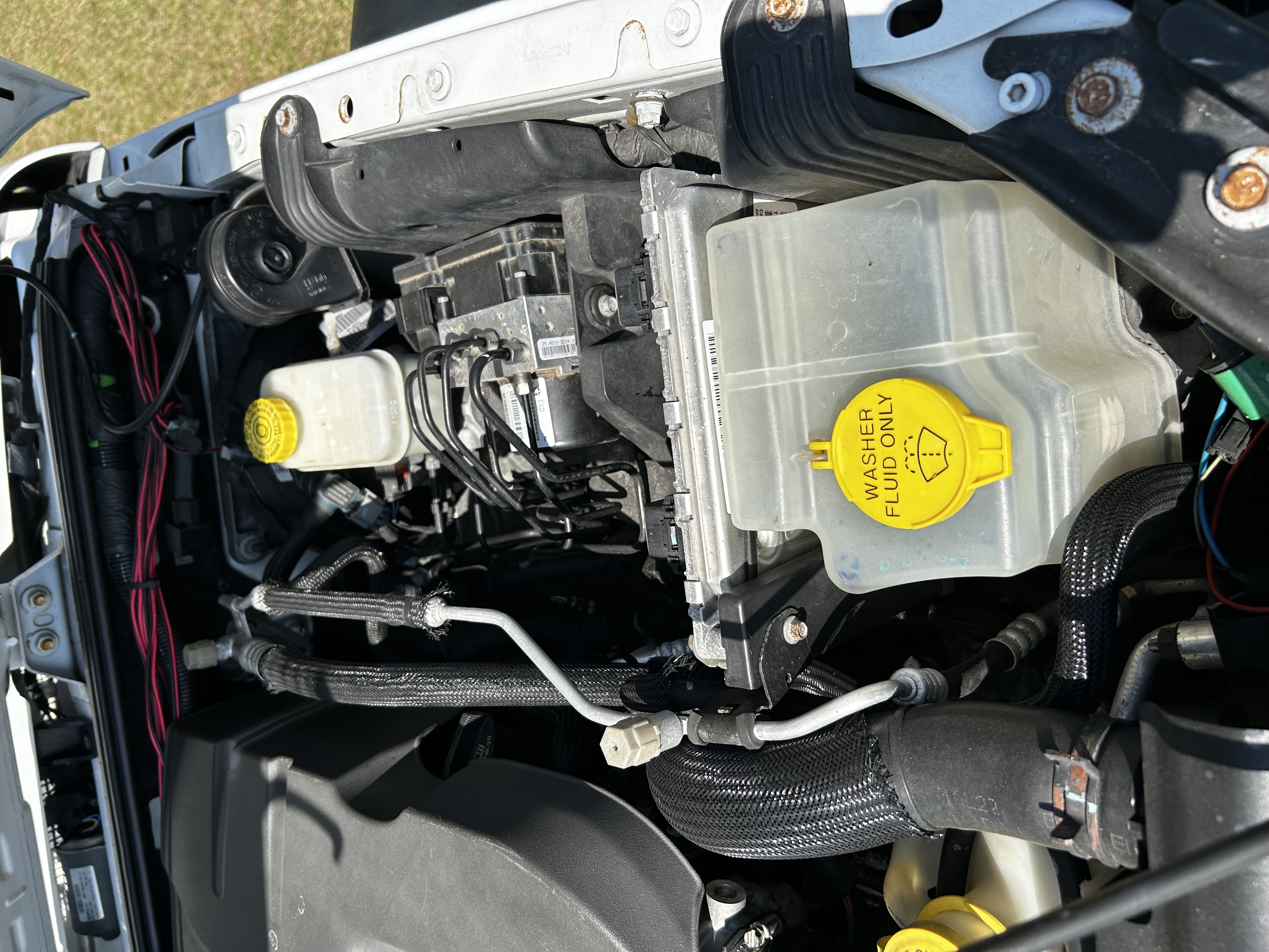 Used 2016 Jeep Wrangler Sport w/ Connectivity Group AWD/4WD image 6