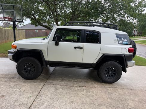 Used 2012 Toyota FJ Cruiser 4WD w/ Convenience Pkg image 4