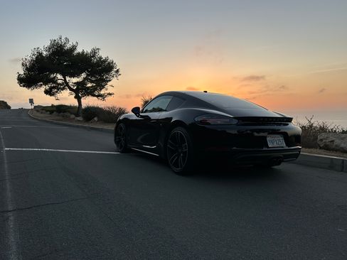 Used 2020 Porsche 718 Cayman S RWD image 29
