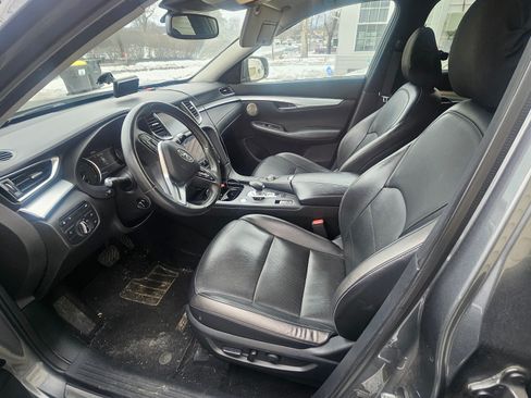 Used 2019 INFINITI QX50 Essential w/ Premium Heat Package image 6