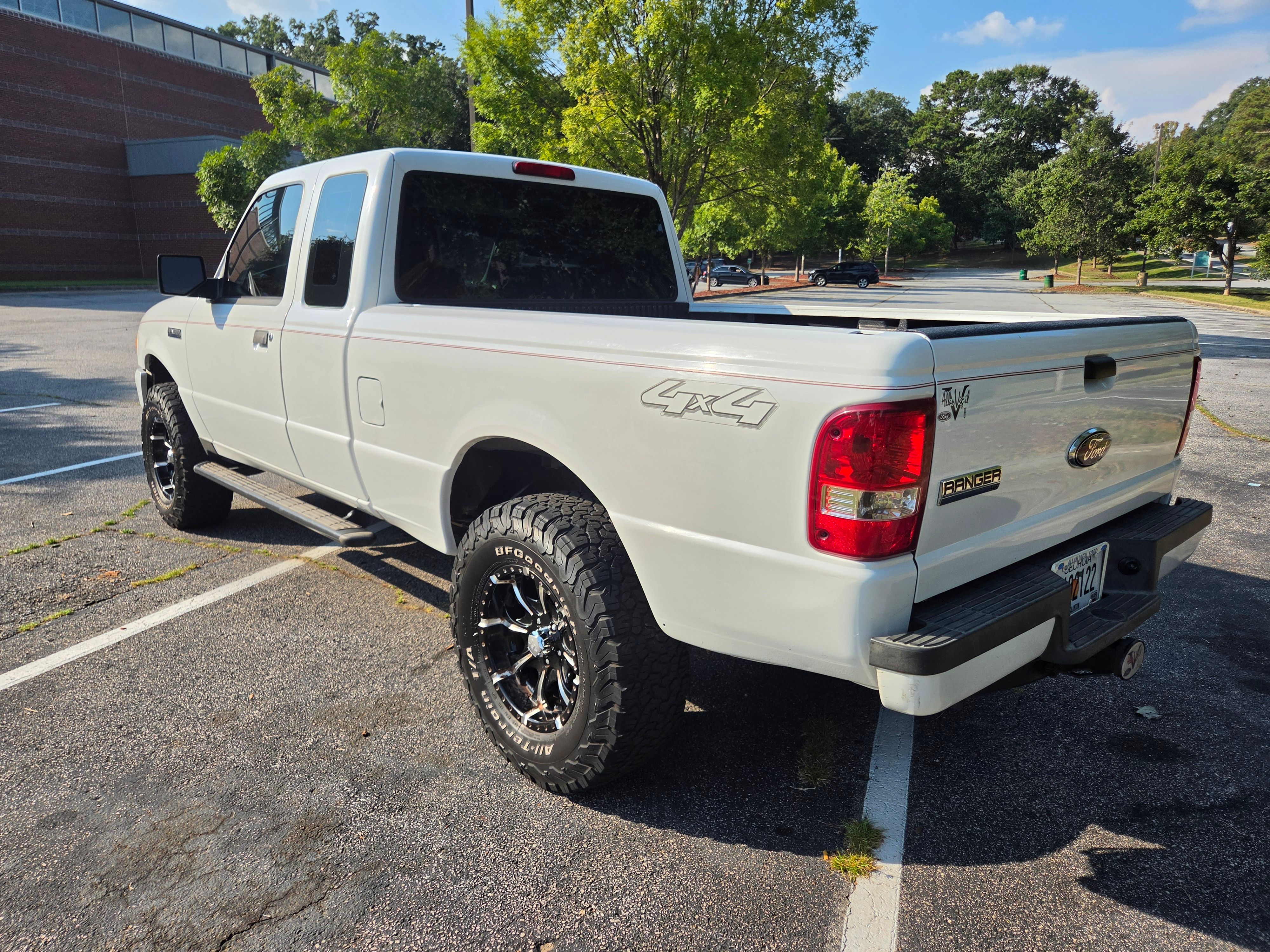 Used 2011 Ford Ranger XLT w/ Payload Pkg 2 AWD/4WD image 10