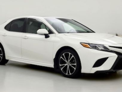 Used 2018 Toyota Camry SE w/ Moonroof Package