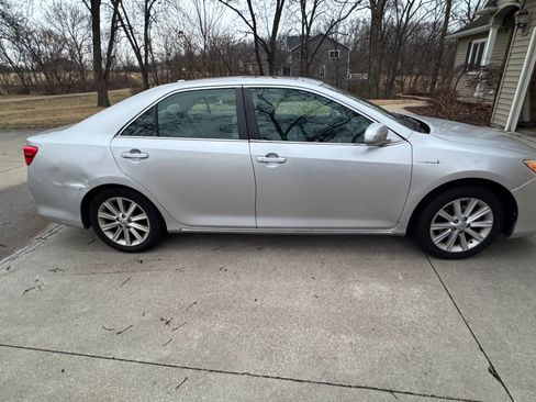 Used 2013 Toyota Camry XLE w/ Leather Pkg image 8