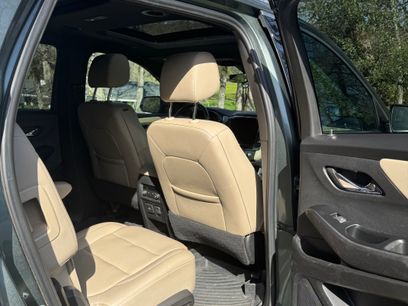 Used 2023 Chevrolet Traverse LT w/ LT Premium Package