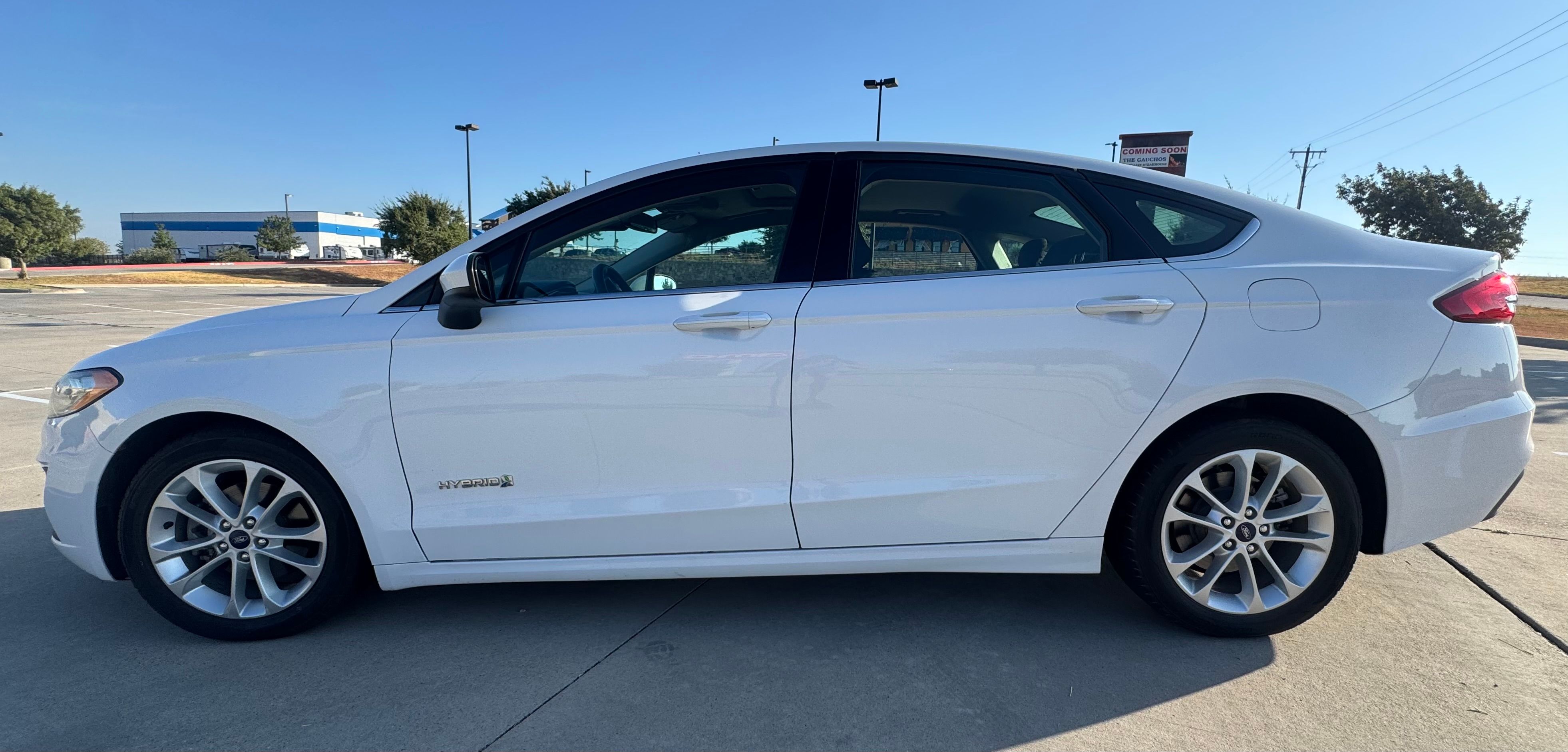 Used 2019 Ford Fusion SE FWD image 5